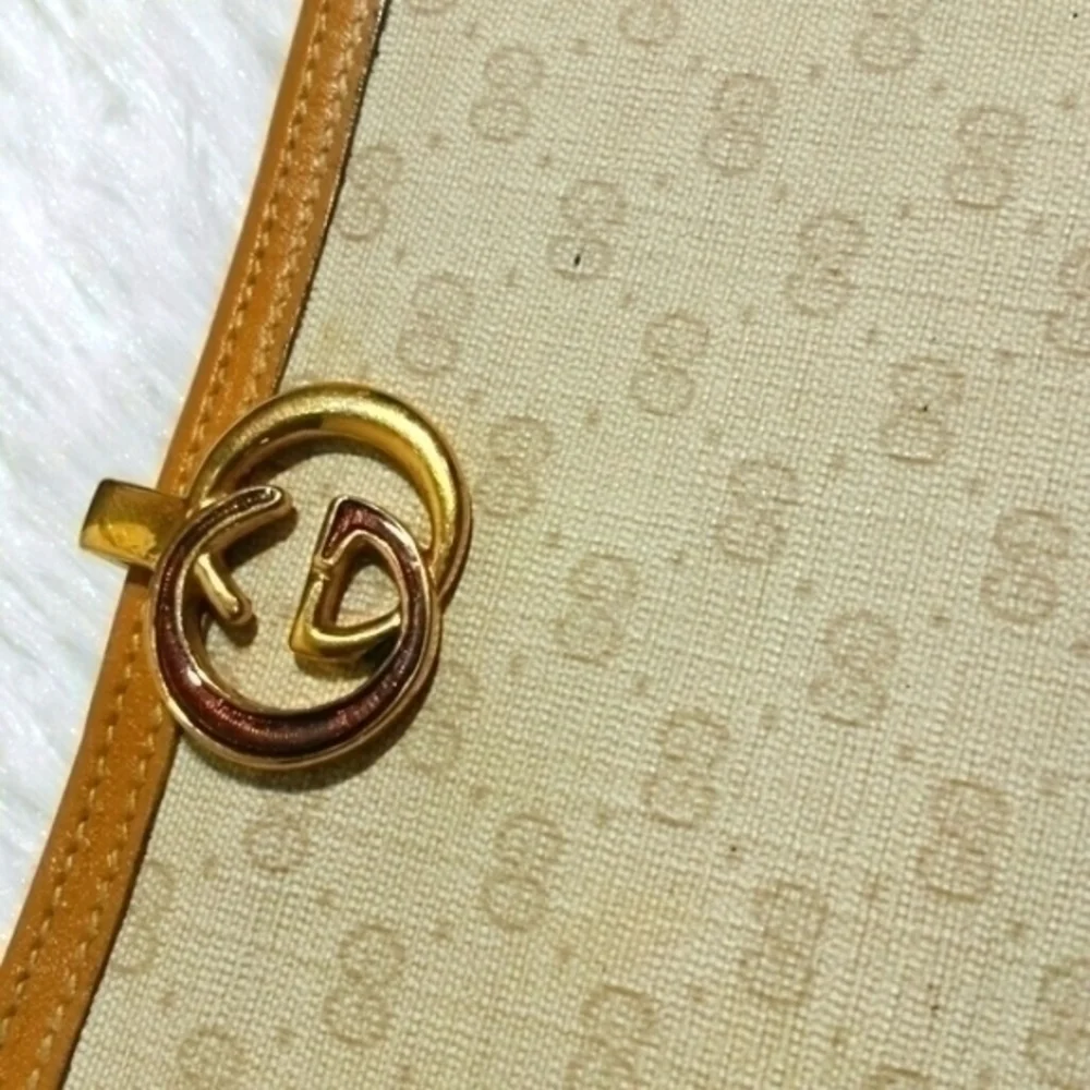 Vintage Gucci Signature Interlocking Logo Wallet